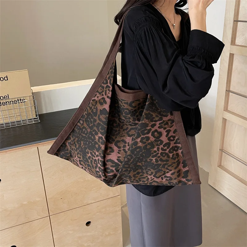 

2024 Hot Sell New Fashion Leopard Print Canvas Commuter Bag Woman Lazy Hand Shoulder Mommy Bag Crossbody Tote Bag Handbag