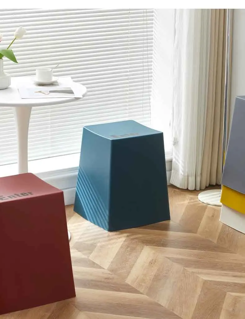 Kreativer Esszimmerhocker aus Kunststoff, nordische Möbel, hohe Hocker, mobiler Sitz, Fußhocker, moderner Freizeitstuhl, Tastaturhocker, individuell – Detail 5