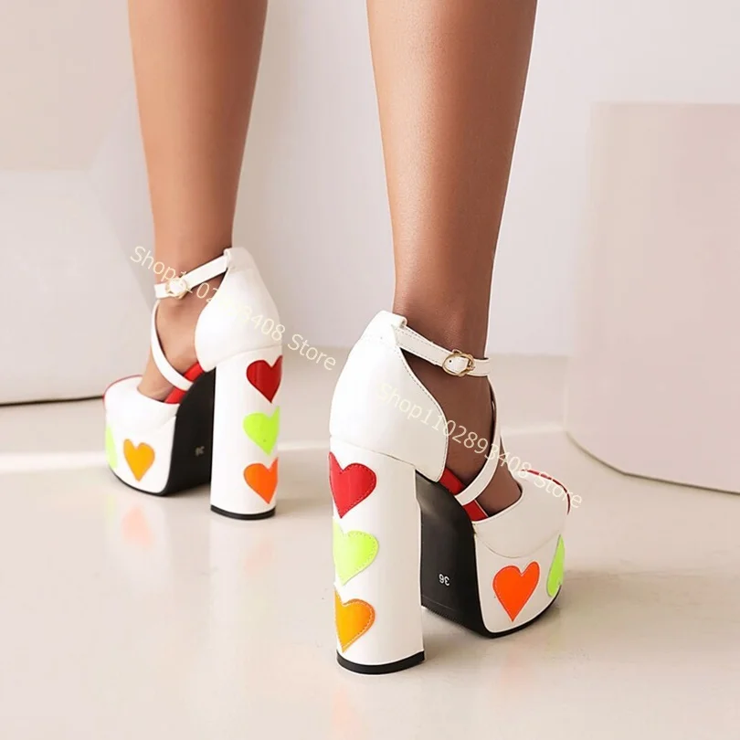 Hati bentuk paten Platform kulit paten Pompa gesper tali padat Chunky High Heels wanita gaun musim panas sepatu 2023 Zapatos Para mujue