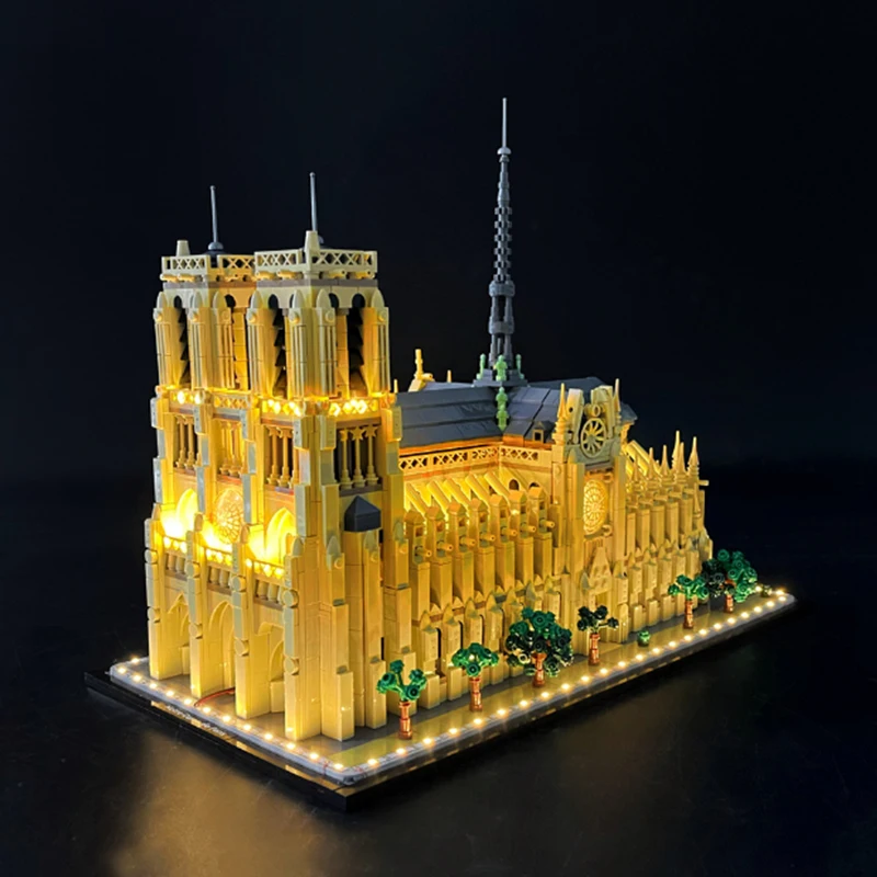 Notre-Dame de Paris Architectural Model Kit 21061 Collectible Building blocks Set for Adults Gift Idea for Lovers of History