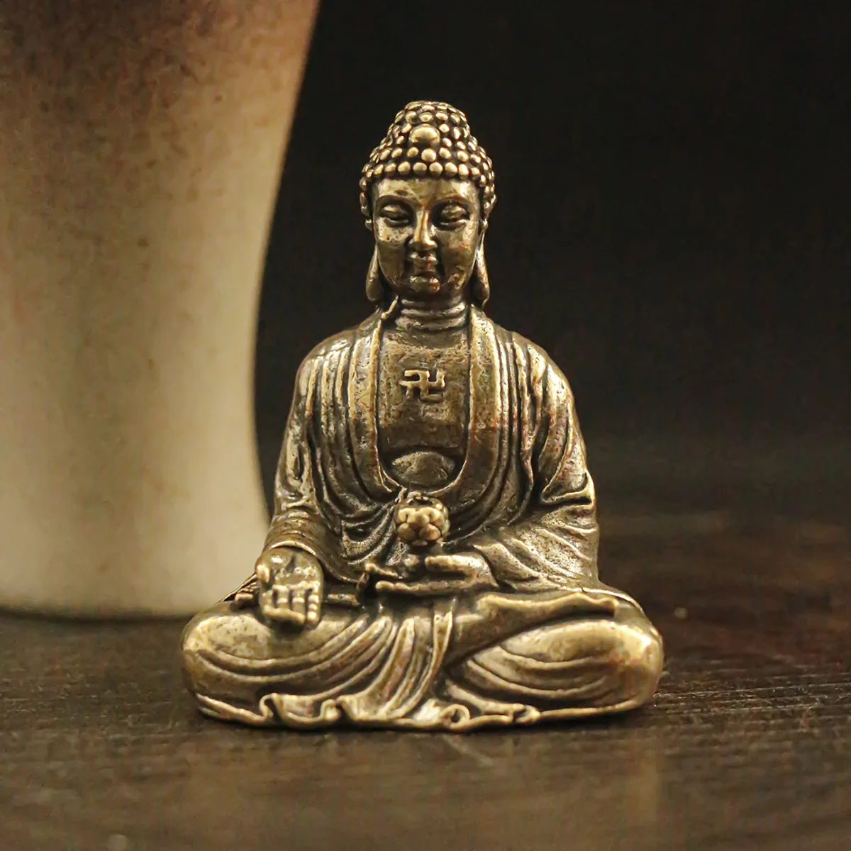 1 piece of Chinese antique solid brass Sakyamuni Buddha statue for home desktop offering mini Buddha statue ornaments