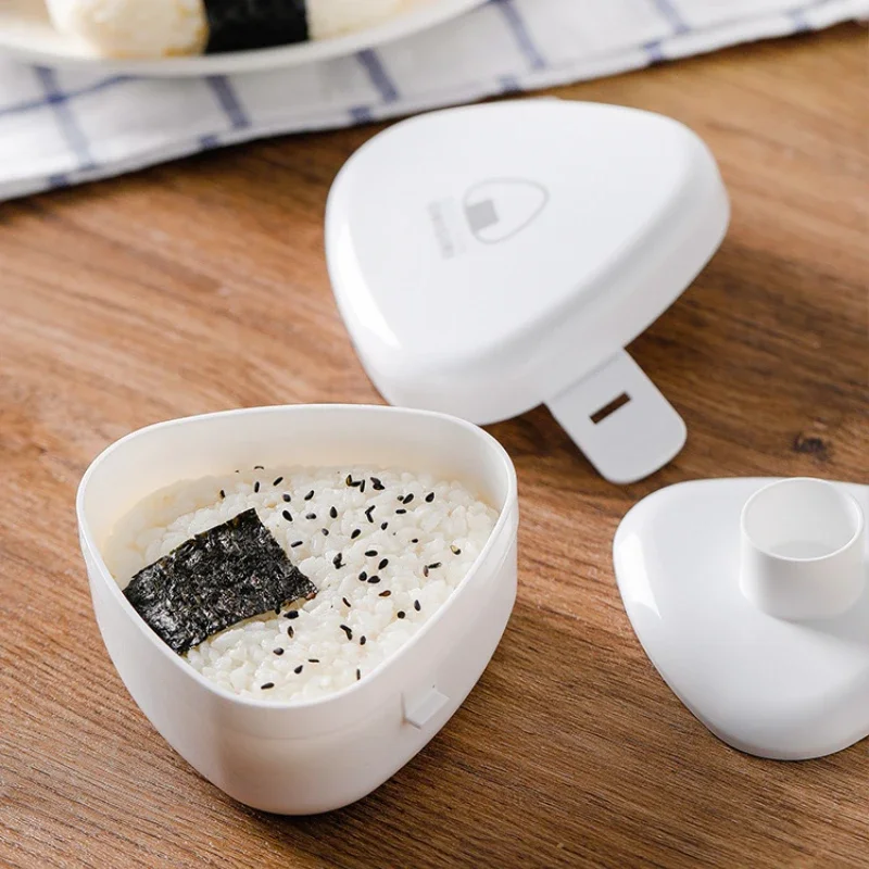 

Triangle Rice and Vegetable Roll Mould Bento Box Can Be Microwave Heated To Make Children's Sushi Lunch Box