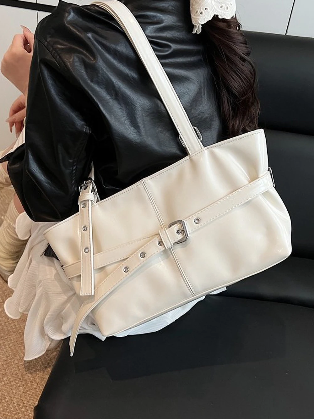 

Temperament Red Underarm Bag Women Korean Large Capacity Versatile Travel Handbag Texture PU Commuter One Shoulder Bags