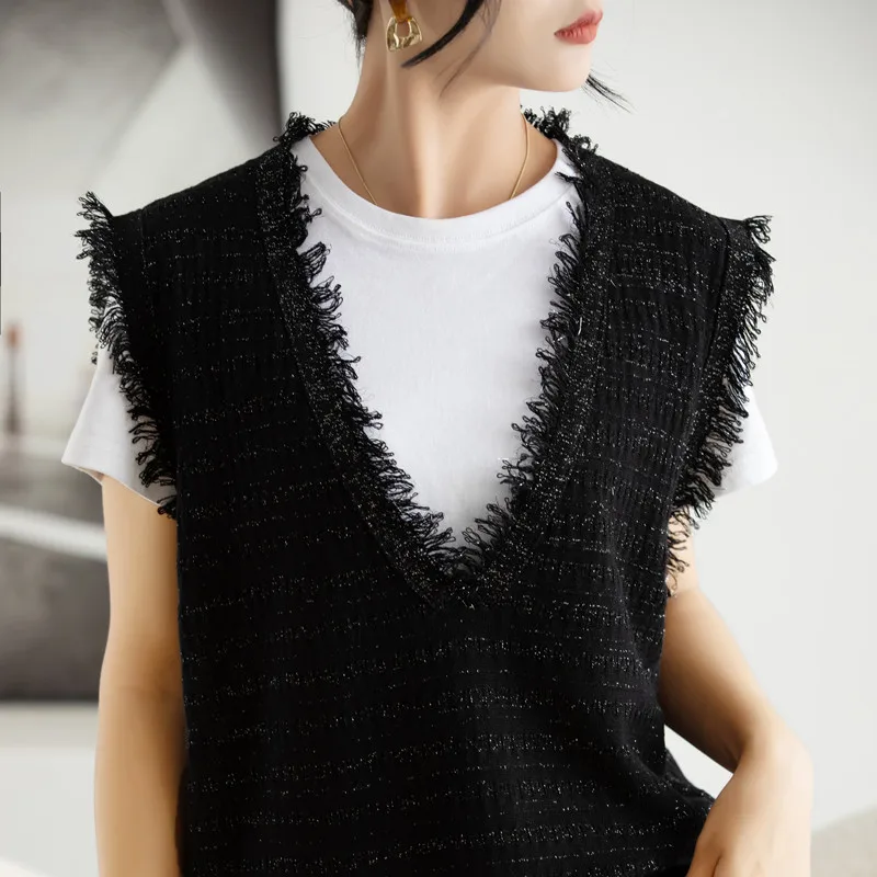 Golden tassel vest V-neck women's top with Korean high-end design sense Blouse spring and summer new pullover