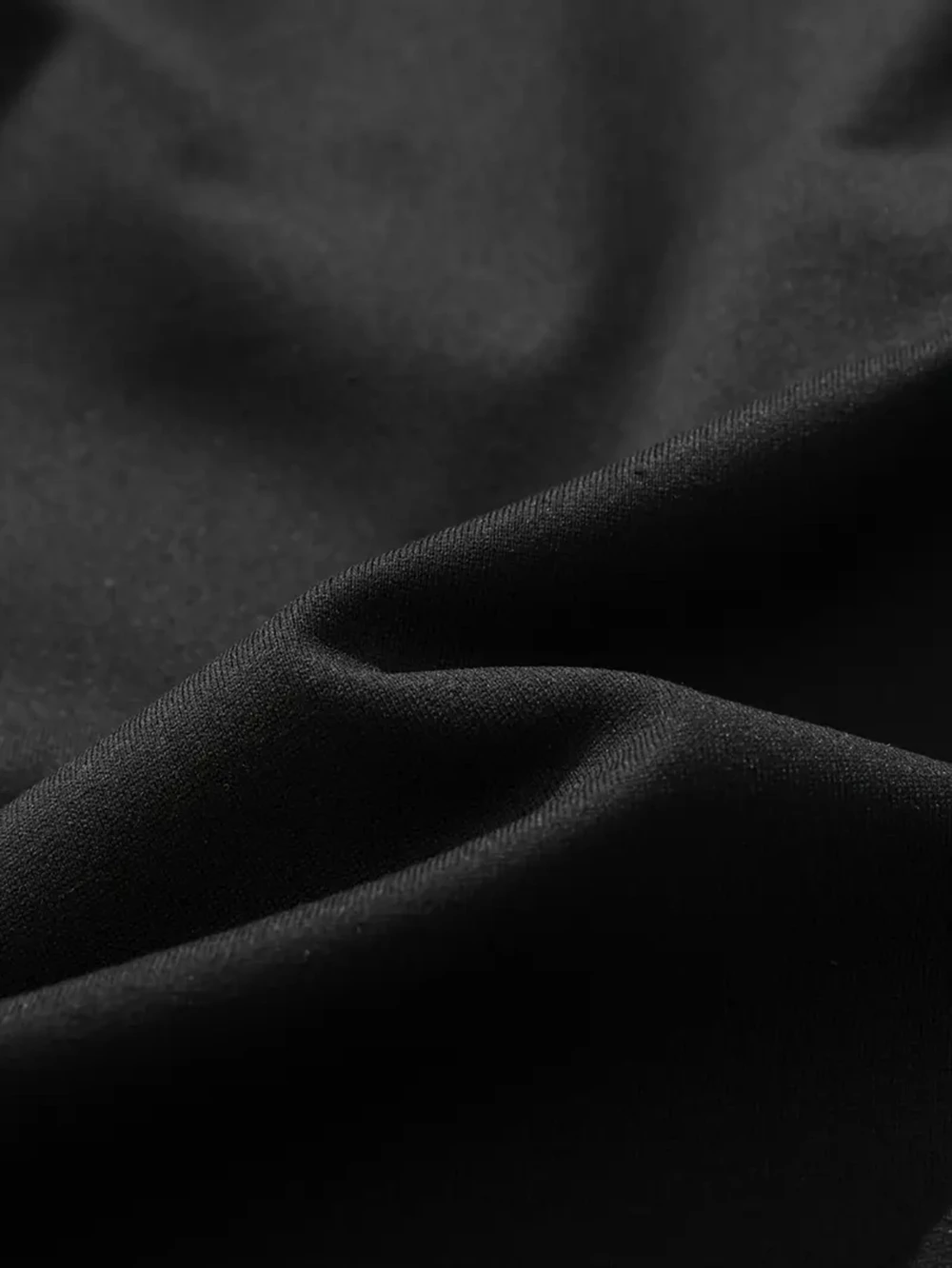 Shorts casuais pretos masculinos com padrão de manchas de sangue e estampa "Tonight is Night", estilo casual esportivo e confortável.