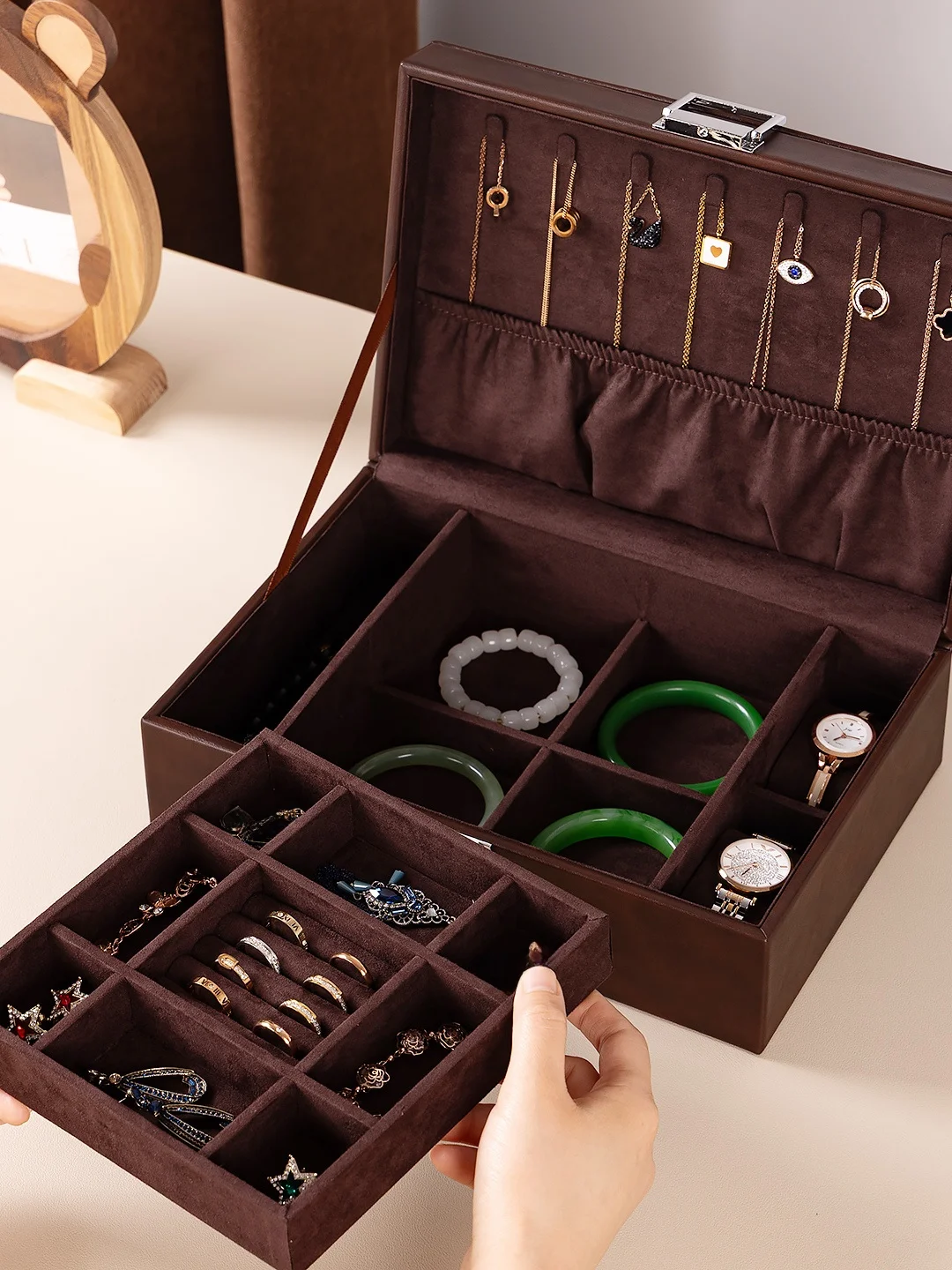 retro-leather-texture-large-capacity-multi-layer-jewelry-storage-box-luxury-jewelry-box-elegant-decorative-accessory-box