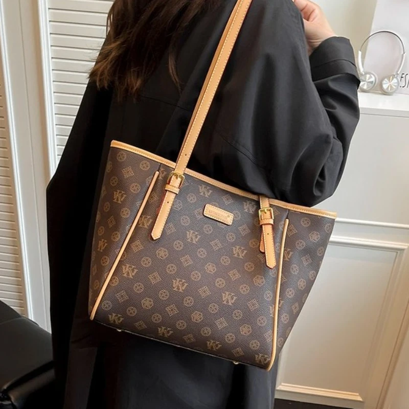 

Женская сумка большой вместимости в стиле ретро, модная сумка на одно плечо в новом стиле 2025 года, универсальная сумка-тоут под мышками для поездок на работу