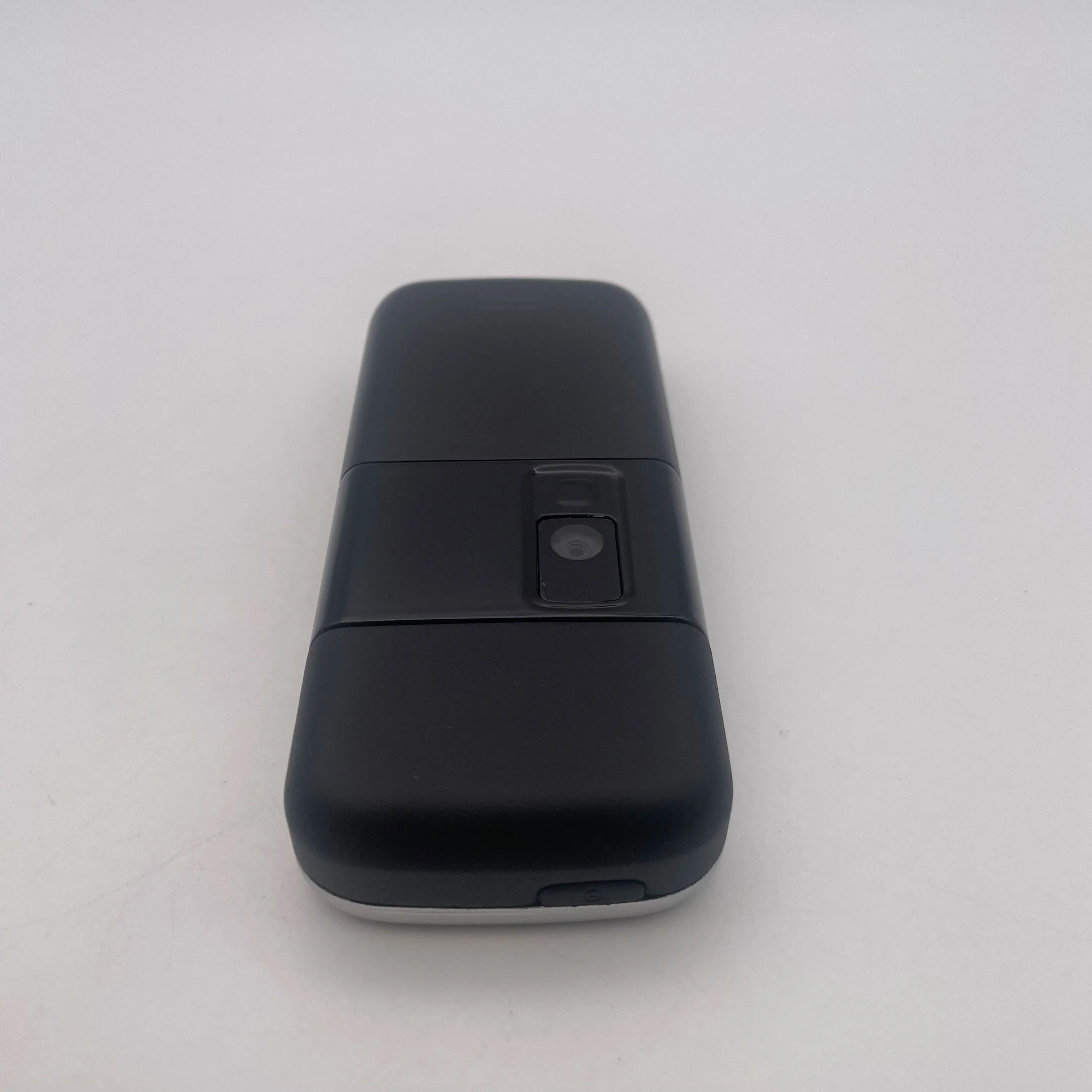 هاتف محمول أصلي غير مقفول 6233 GSM 900/1800 2G/3G لوحة مفاتيح عربية روسية مصنوعة في فنلندا