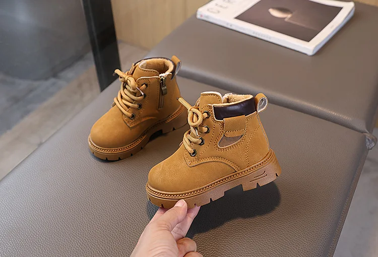Neue Kinder-Modestiefel Winter Verstärkte Jungen- und Mädchenstiefel Rutschfeste Warme Lederstiefel mit Seitenreißverschluss Einfarbige Kinder-Freizeitschuhe – Detail 7