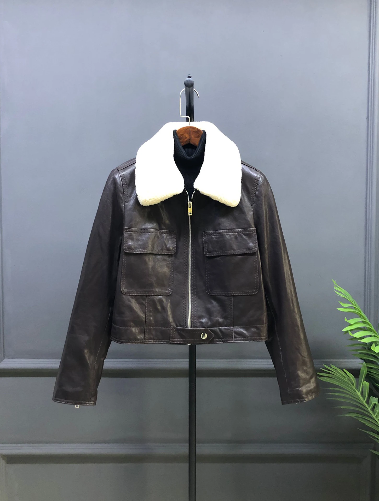 Cappotto in Vera Pelle di Pecora con Effetto Snellente, Collo in Lana, Foderato in Pile, per Uso Quotidiano, con Cerniera Rinforzata