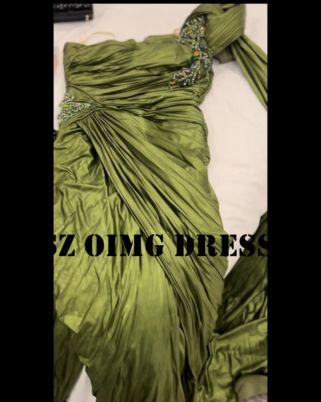 OIMG New Design Pleated Prom Dresses Arabic Women One-Shoulder Satin Green Beading Customized Evening Gowns Formal Party Dress