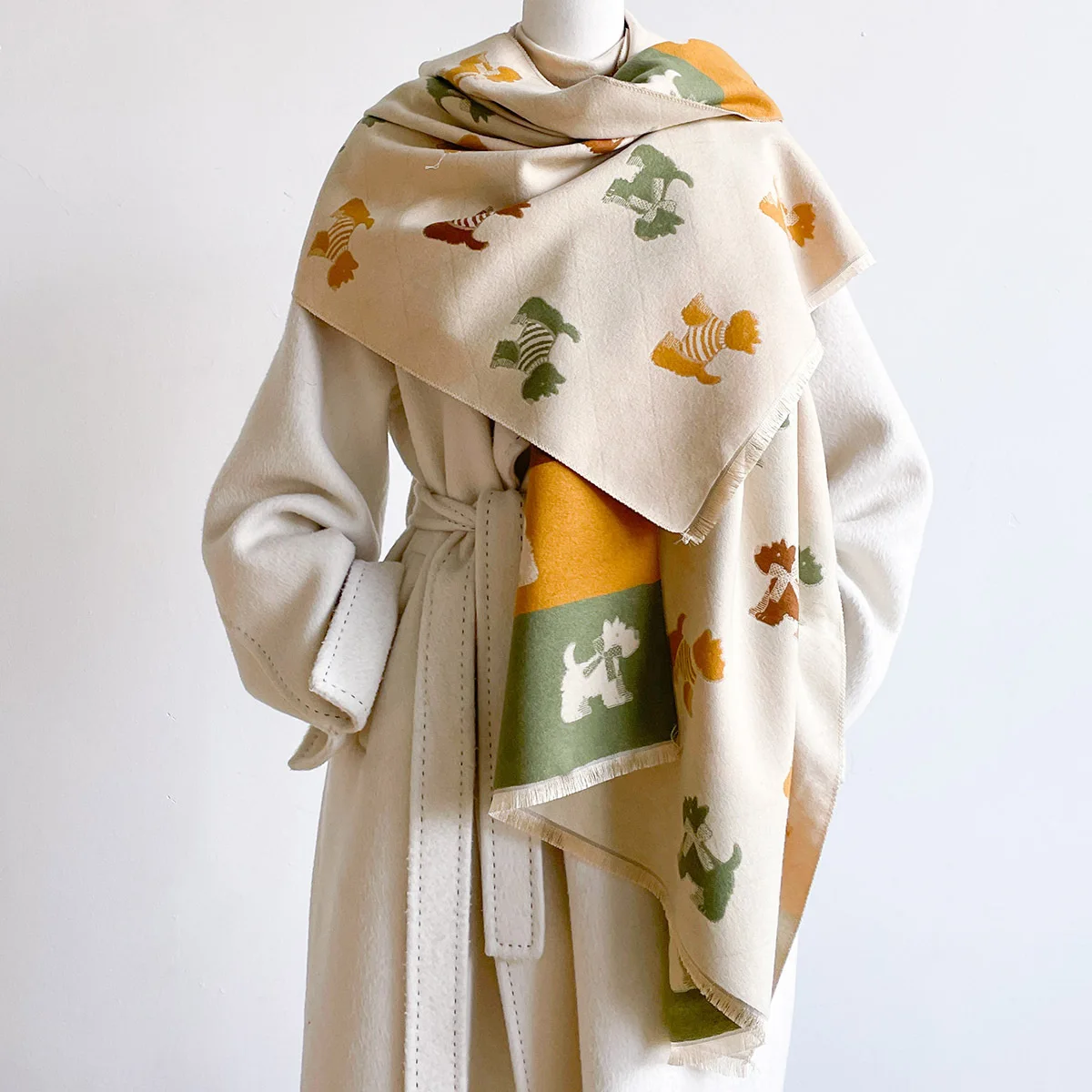 Elegante Bufanda de Cachemira con Estampado Vintage de Cachorro Scottie en Color Crema y Verde Mostaza, para Mujer, Gruesa, con Flecos, Reversible, para Invierno