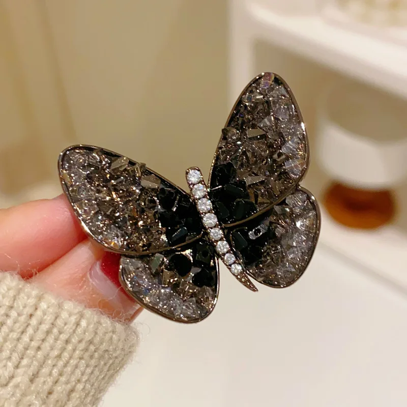 Rhinestone Butterfly Brooches for Women Black Color Luxury Design High Grade Lapel Pins Female Coat Corsage Wedding Gift