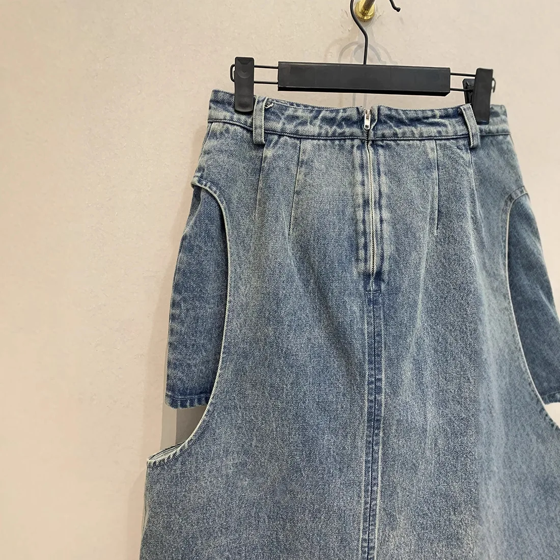 

Gagarich 2025 New Summer Collection Features Retro Japanese Design Layered Hollowed Out H Straight Leg Denim Slimmer Skirts