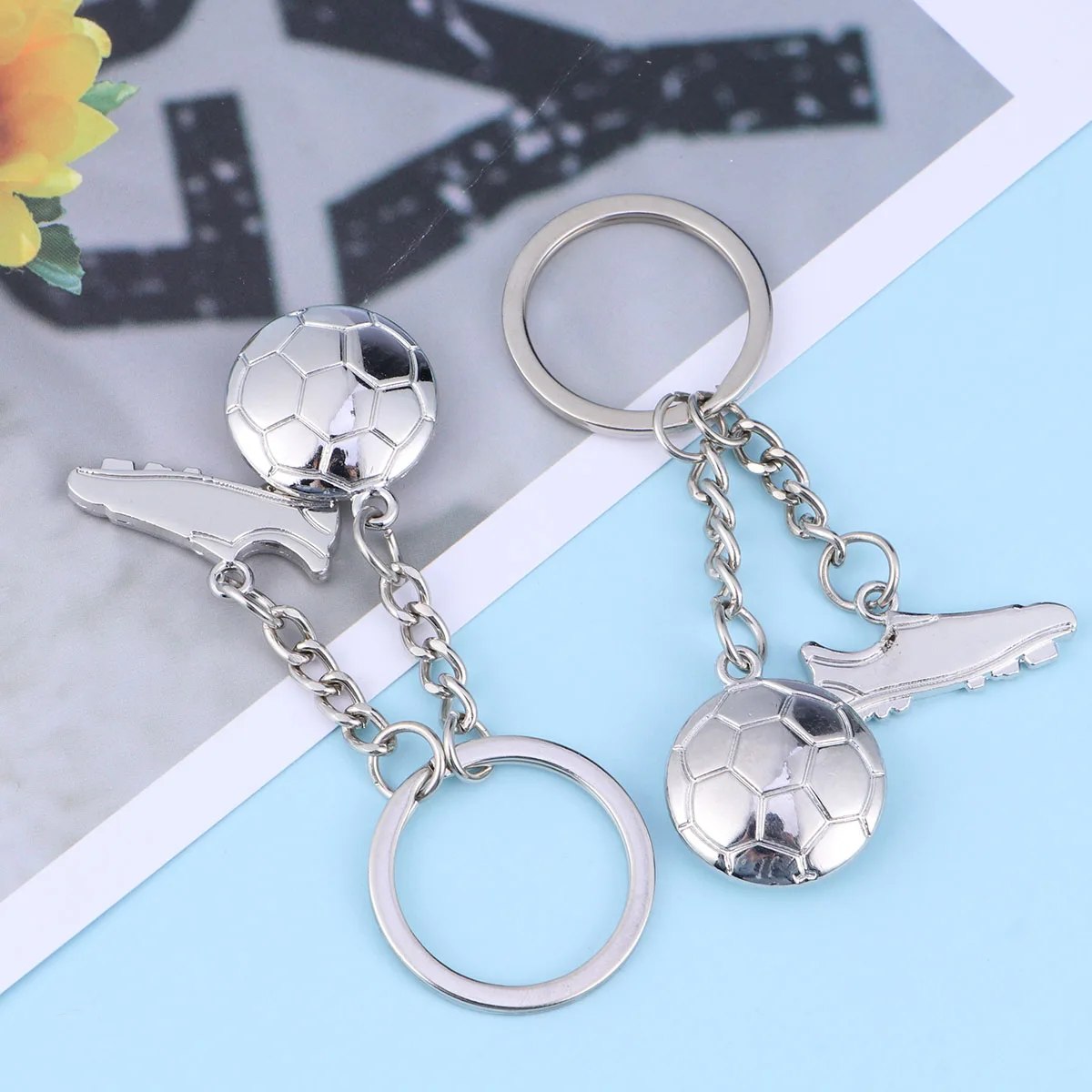 

4pcs Football Keychains Metal Soccer Key Rings Sports Accessories for Men Silver Color Gifts Souvenir Team Sports