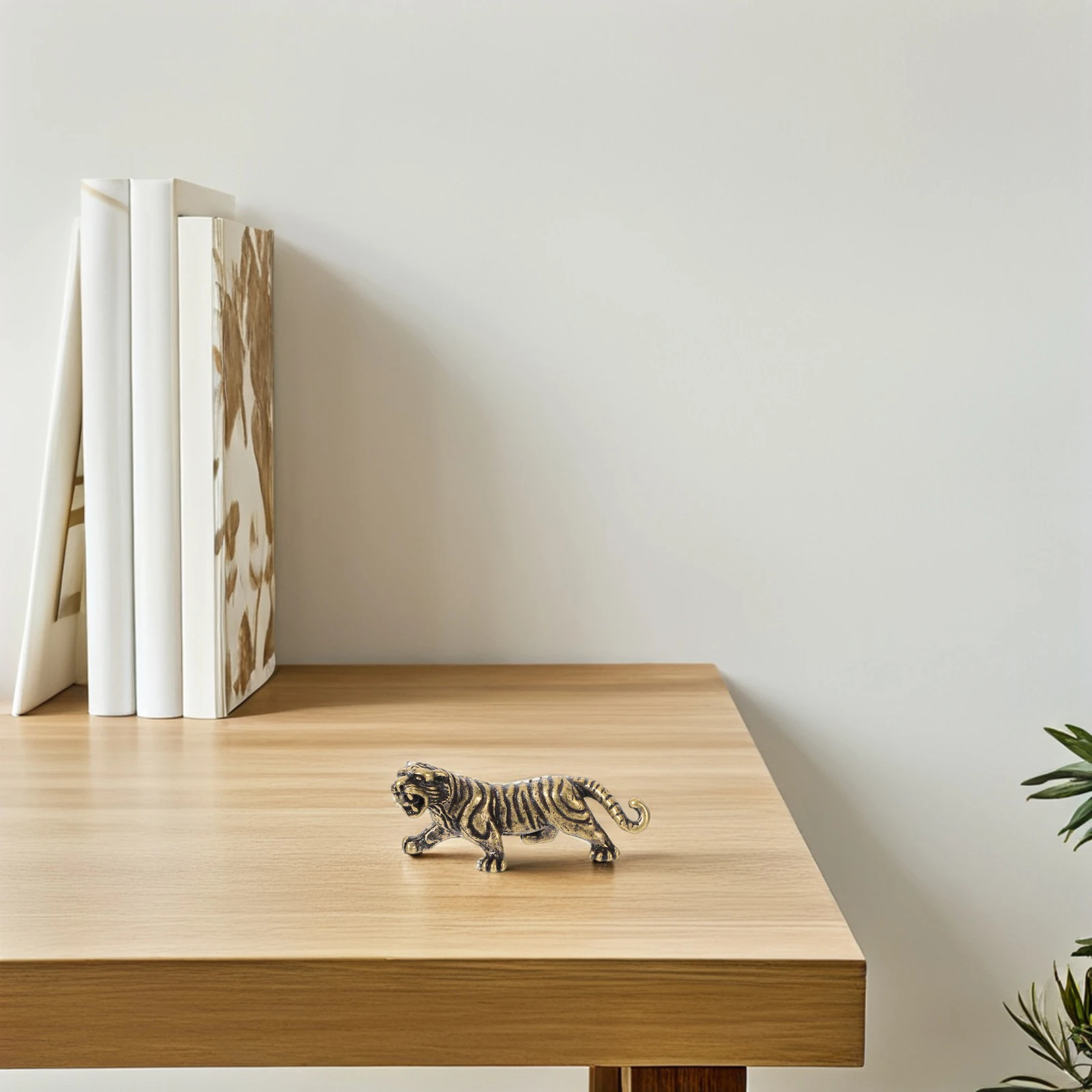 

Mini Brass Statue Hand-Carved Animal Sculpture For Desk Home Decor Small Brass Small Ornaments Metal Vintage Ornament