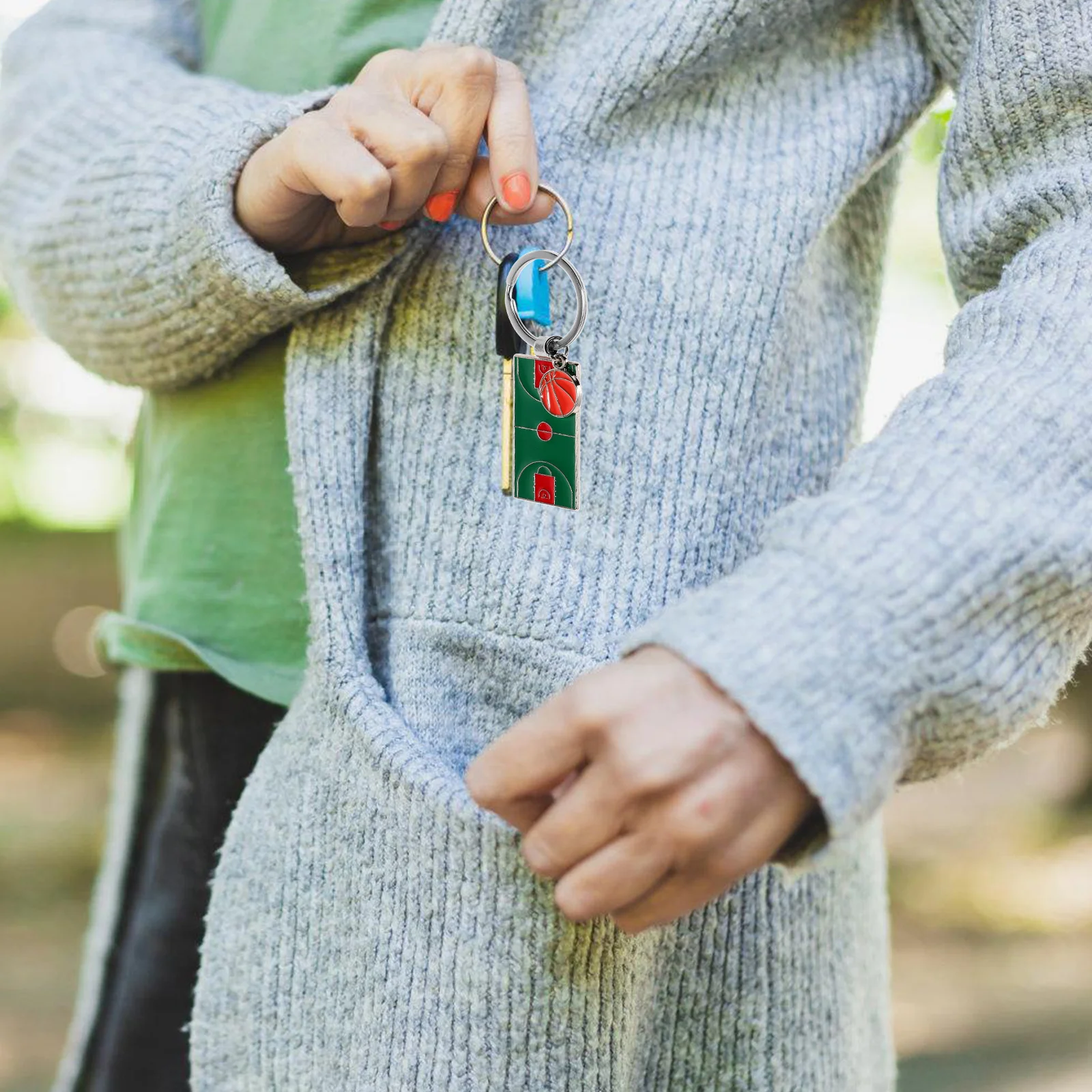 2 قطعة سلسلة مفاتيح ملعب كرة السلة متينة وأنيقة للرياضات الخارجية لعبة كرة السلة تذكارية كيرينغ لمحفظة حقيبة الظهر #4