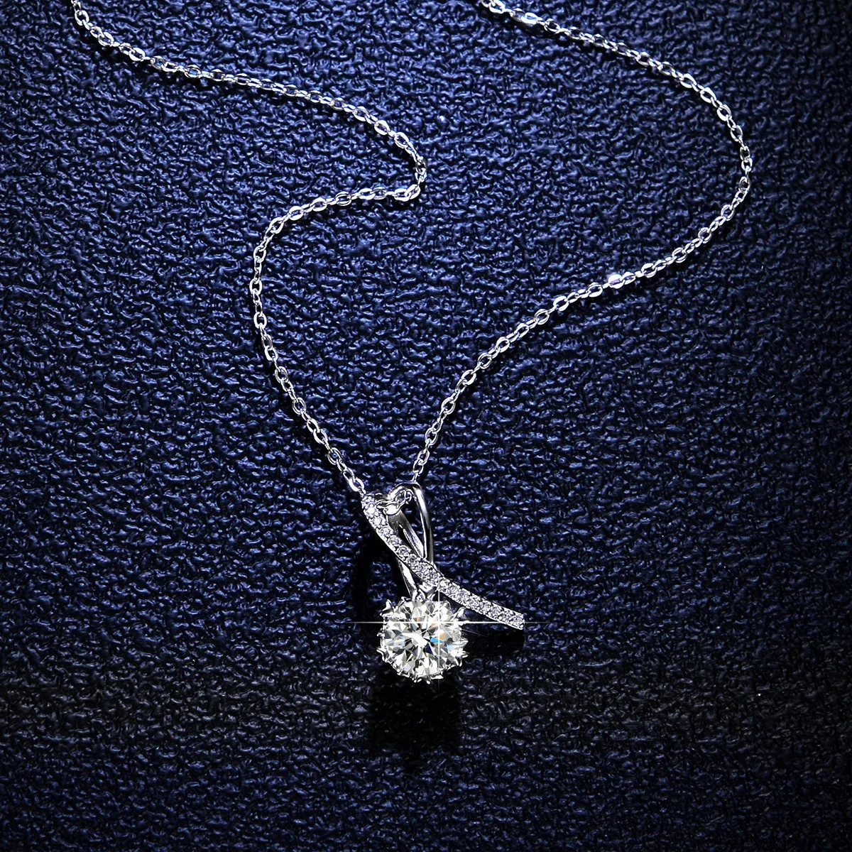 Lumira Classic Cross-Style Moissanite Pendant 1 Carat Platinum PT950 Necklace for Women Fashion Jewelry Anniversary Gift