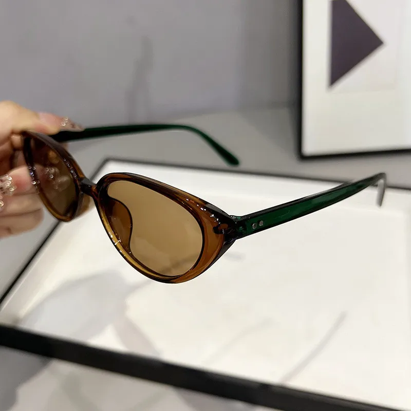 Small Frame Cat Eye Sunglasses Women Brand Designer Retro Rivets Brown Green Color Sun Glasses Female Punk Eyewear UV400