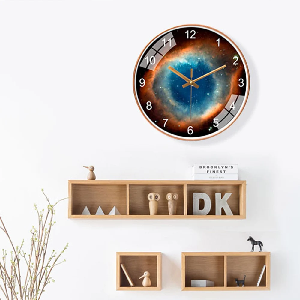 

Retro Fashion Quartz Wall Clock Universe Galaxy Design Glass Clock Face Silent Movement Bedroom Study Game Room Decoration