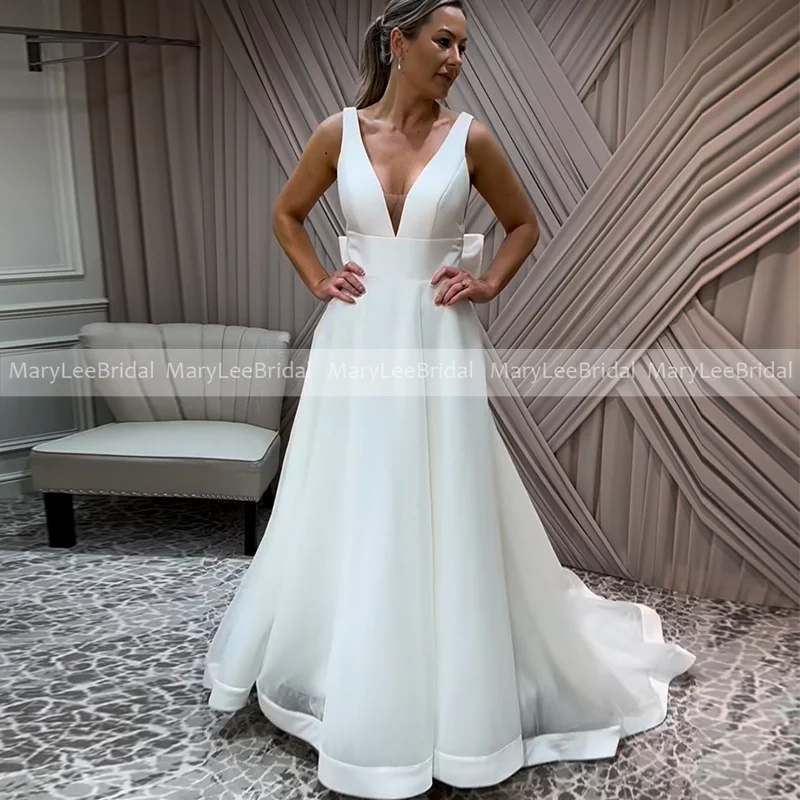 Elegant A-line Wedding Gown with Bow Back V-neck White Ivory Backless Civil Bridal Dress for Women Customized vestido de novia