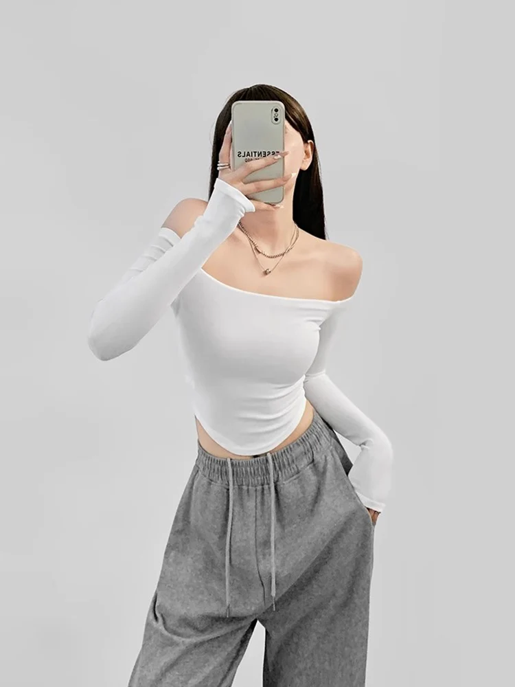 One collar short long sleeved T-shirt with exposed navel top, white cotton T-shirt, suitable for women's autumn street wear