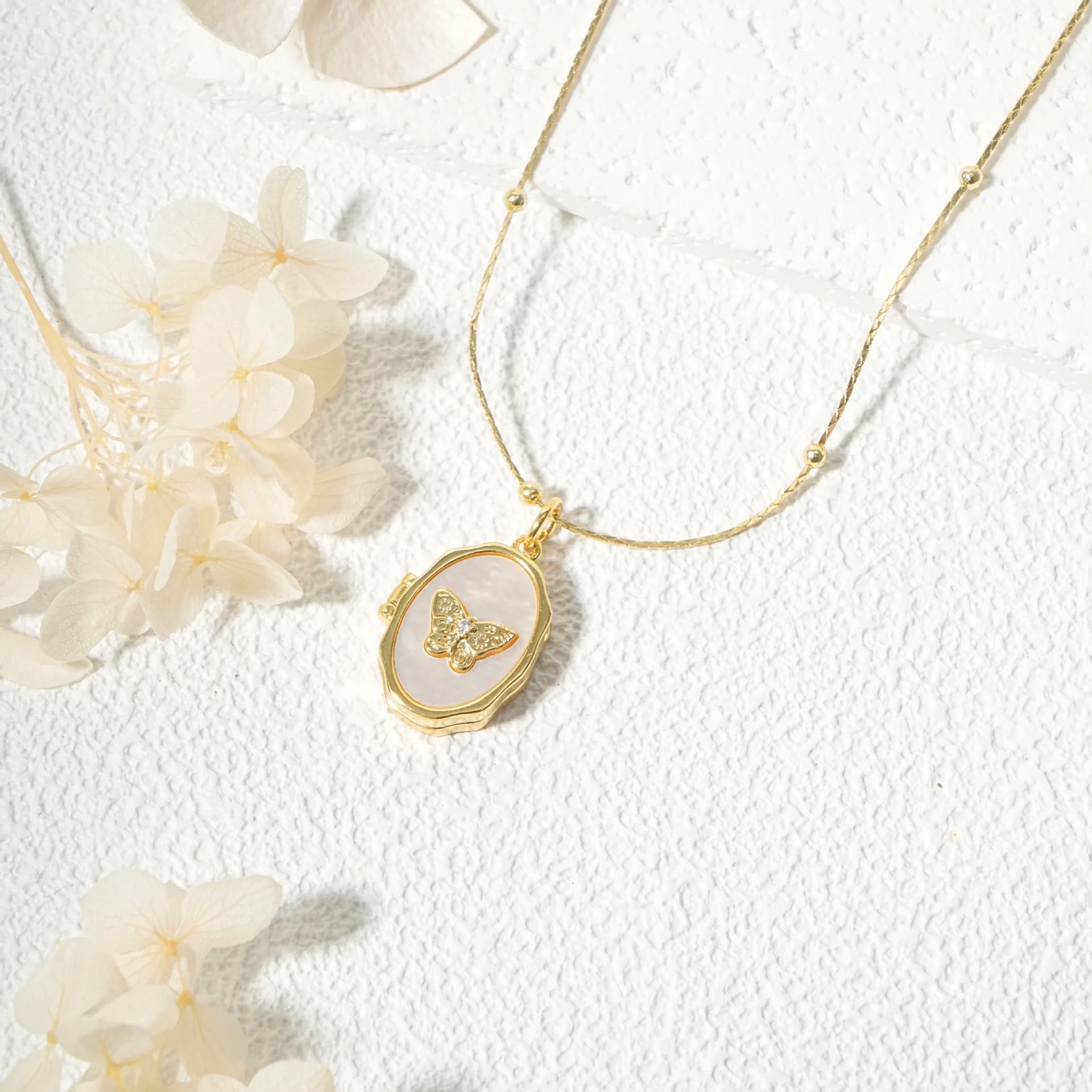 

Vintage Shell Butterfly Locket Necklace, Gold Plated Photo Keepsake Openable Pendant Minimalist Daily Memorial Jewelry