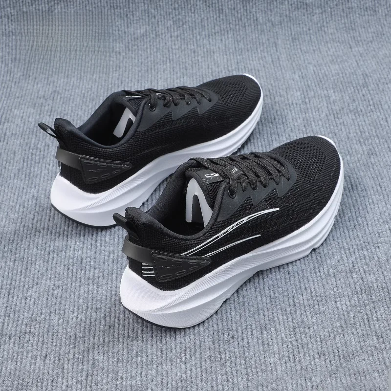 レディース軽量ランニングシューズ通気性メッシュカジュアルスニーカー快適スポーツシューズ黒色春秋冬