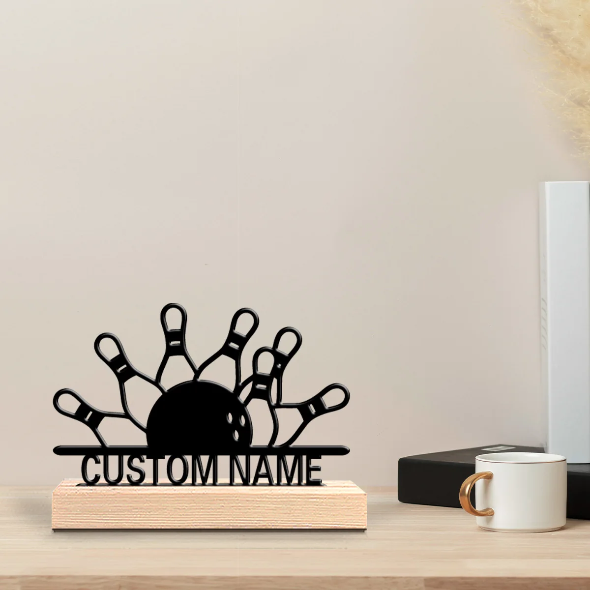1pc Fashionable Personalized Custom Bowling Metal Statue with Wooden Base Tabletop Decoration, Perfect for Bowling Alleys, Game