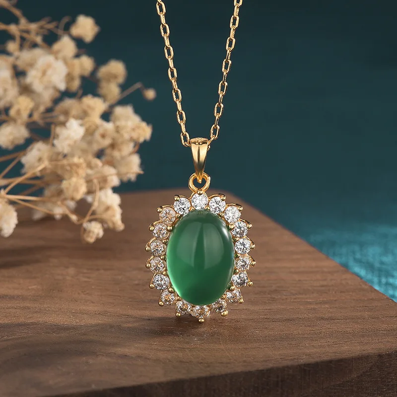 Green Natural Jade Pendant Necklace Carved Gemstone 18K Gold Plated Real Jewelry Vintage Amulet Stone Designer Charm