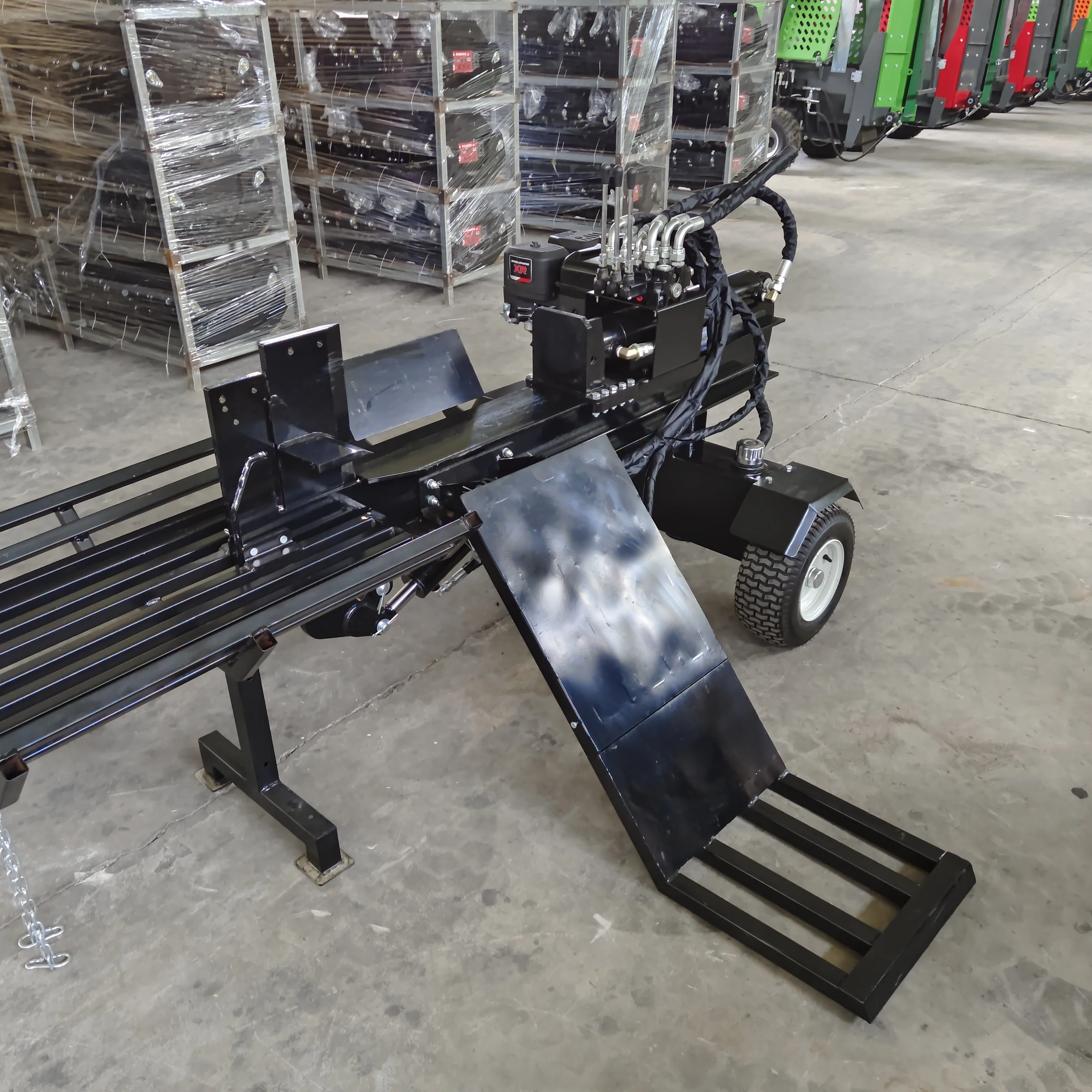 202530トン級業務用木材加工林業用丸太割り機（ログリフター付き）