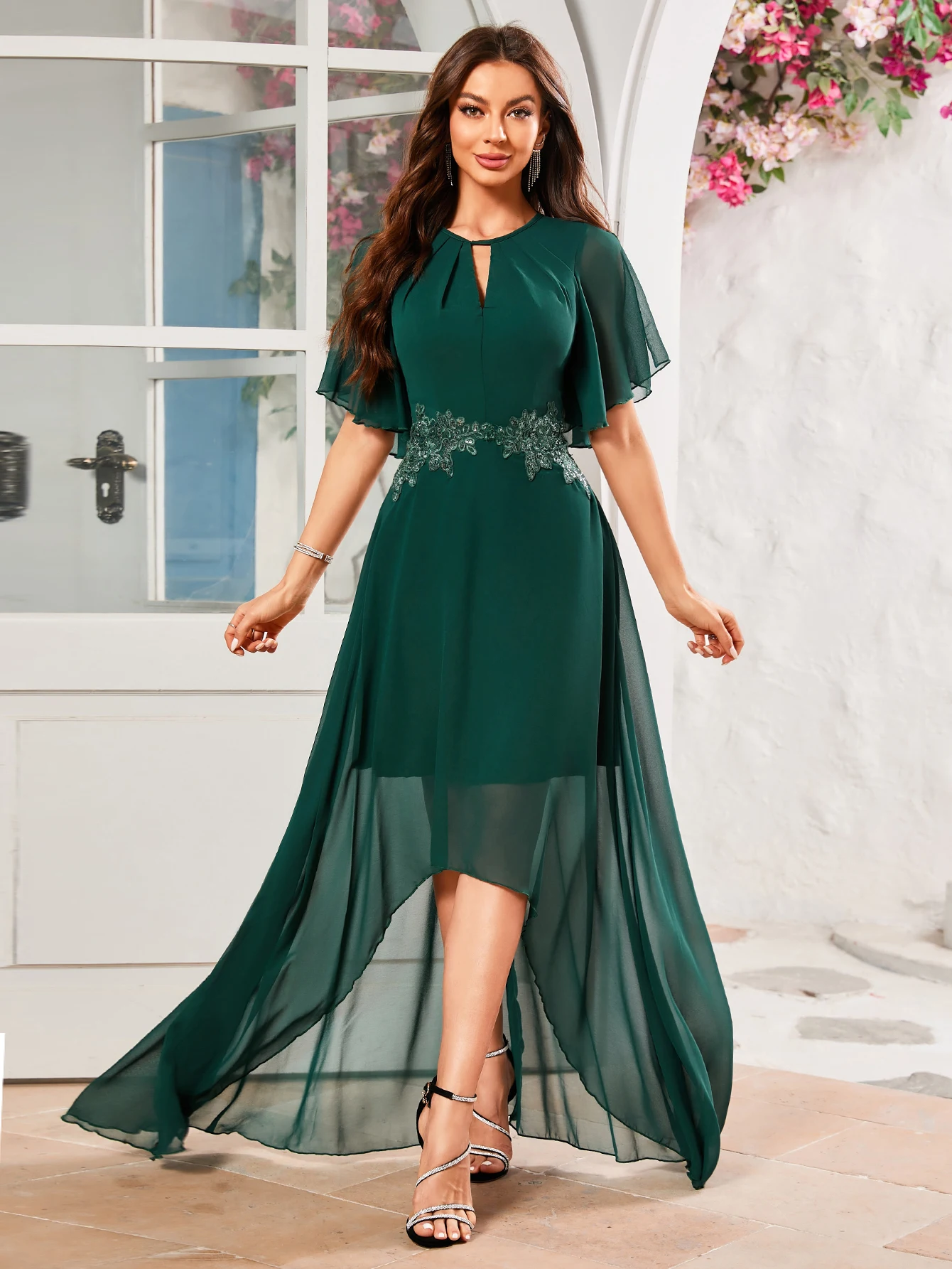 Vestido Longo com Mangas de Renda em Forma de Borboleta e Decote em Forma de Chave com Cintura para Damas de Honra