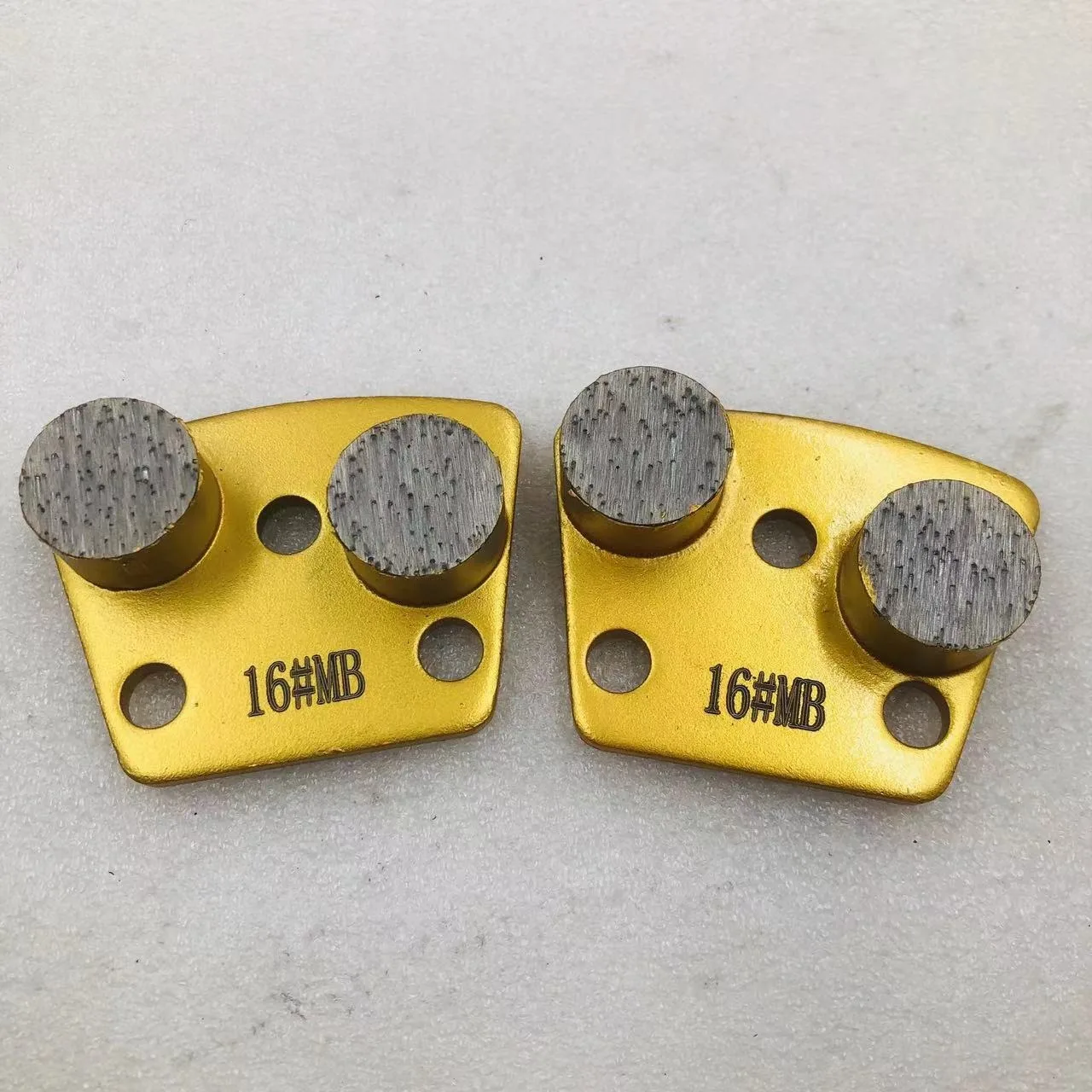 2-Buttons Type Trapezoid Metal Bond Diamond Concrete Grinding Puck Scraper Shoe Disc for Floor Girnder 3*9mm Holes 9pcs