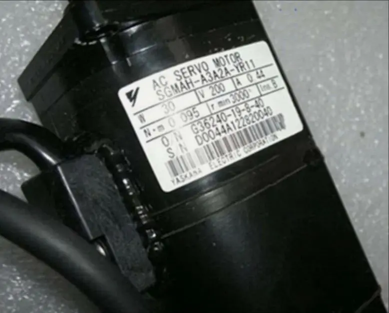 SGMAH-A3A2A-YR11 Brand New Servo Motor，SGMAH A3A2A YR11，Fast shipping