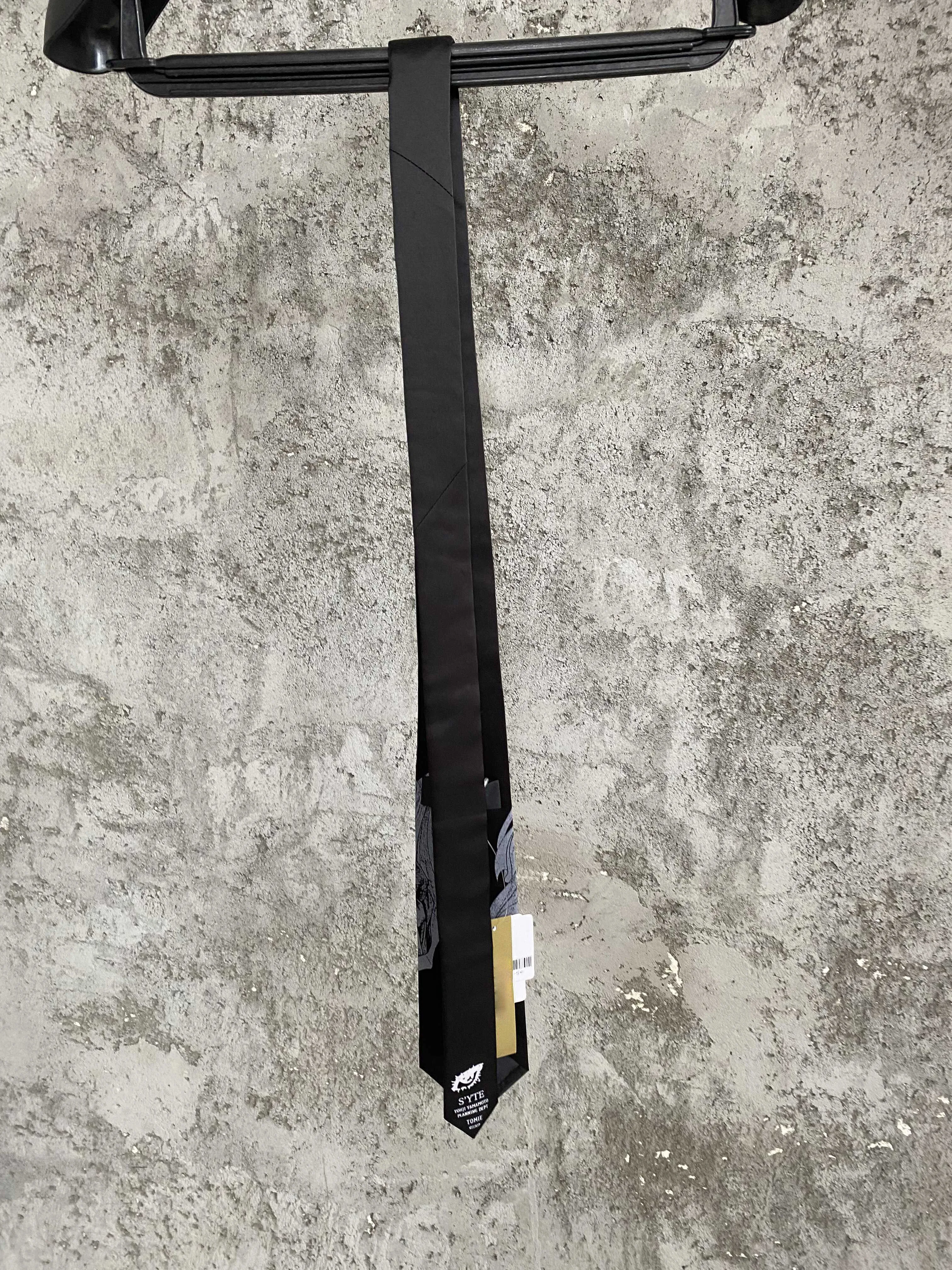 Original design of a dark and niche tie with a horror comic print by Junji ITO