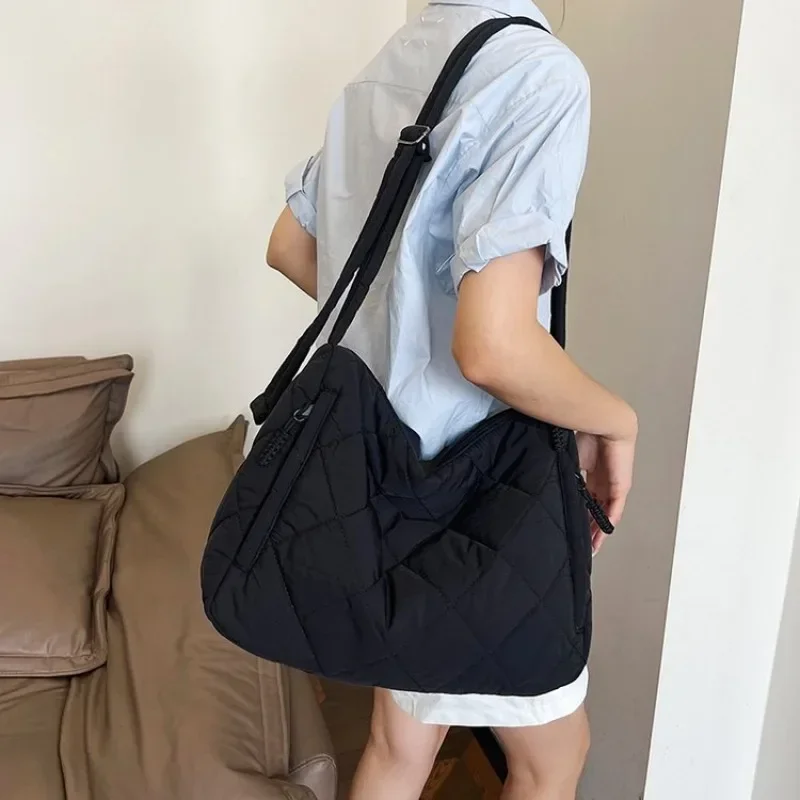 

Luxury Trendy Simple Diaper Bags For Ladies Parisian Chic Messenger Bag High-End Crossbody Bag Fashionable Tote Bag Elegant