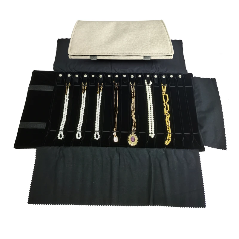 Przenośny organizer na biżuterię, składany woreczek z aksamitu zapobiegający plątaniu, ekspozytor na łańcuszki, bransoletki, akcesoria jubilerskie.