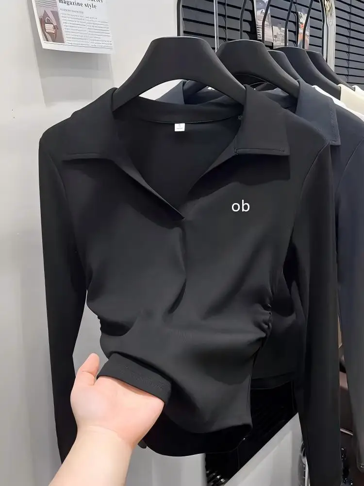 Ruffled waist-hugging t-shirt for women in autumn, long-sleeved, V-neck, fitted, as a base layer top to wear under other clothes