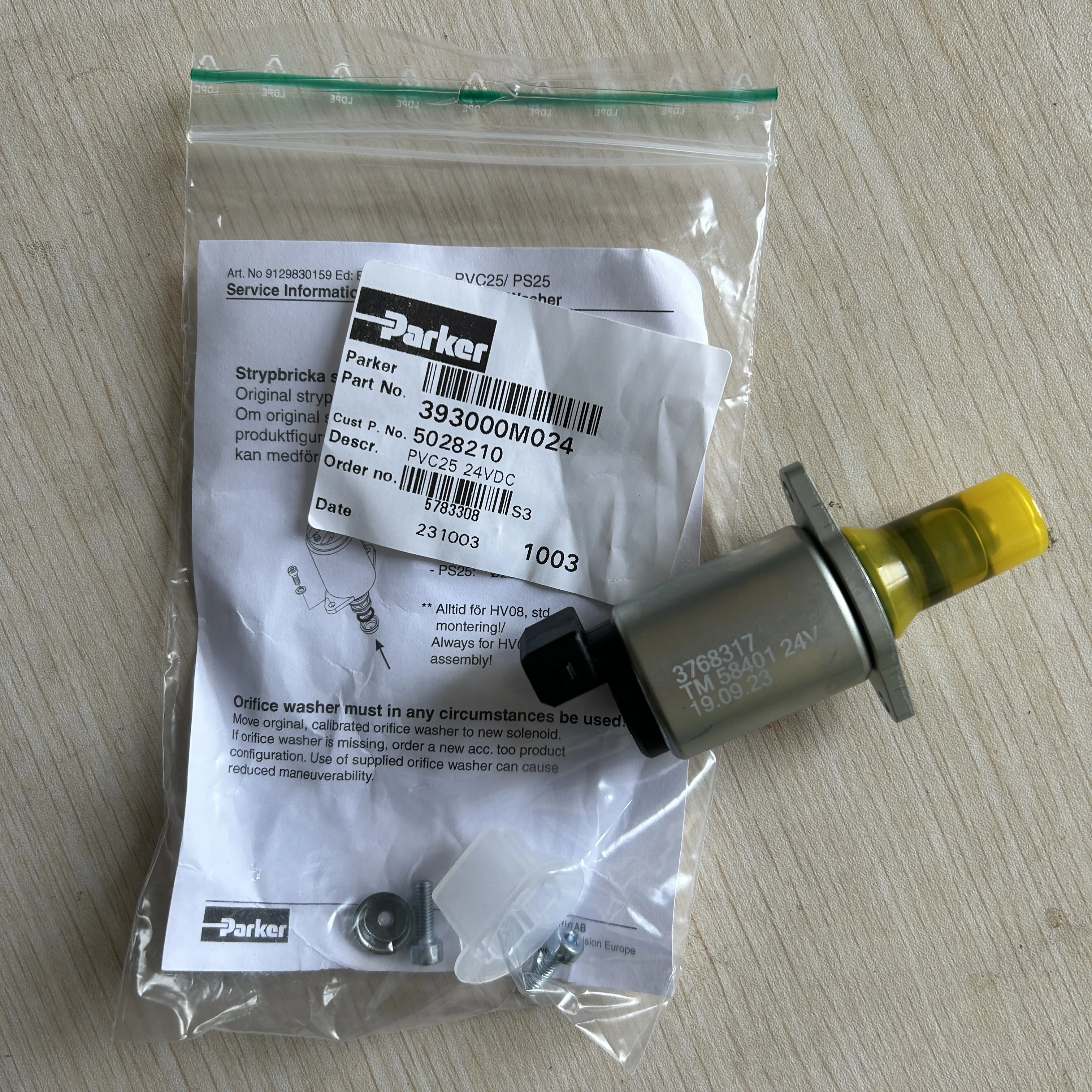 Genuine High Performance Control Valve par  ker 393000M024 PVC2524VDC