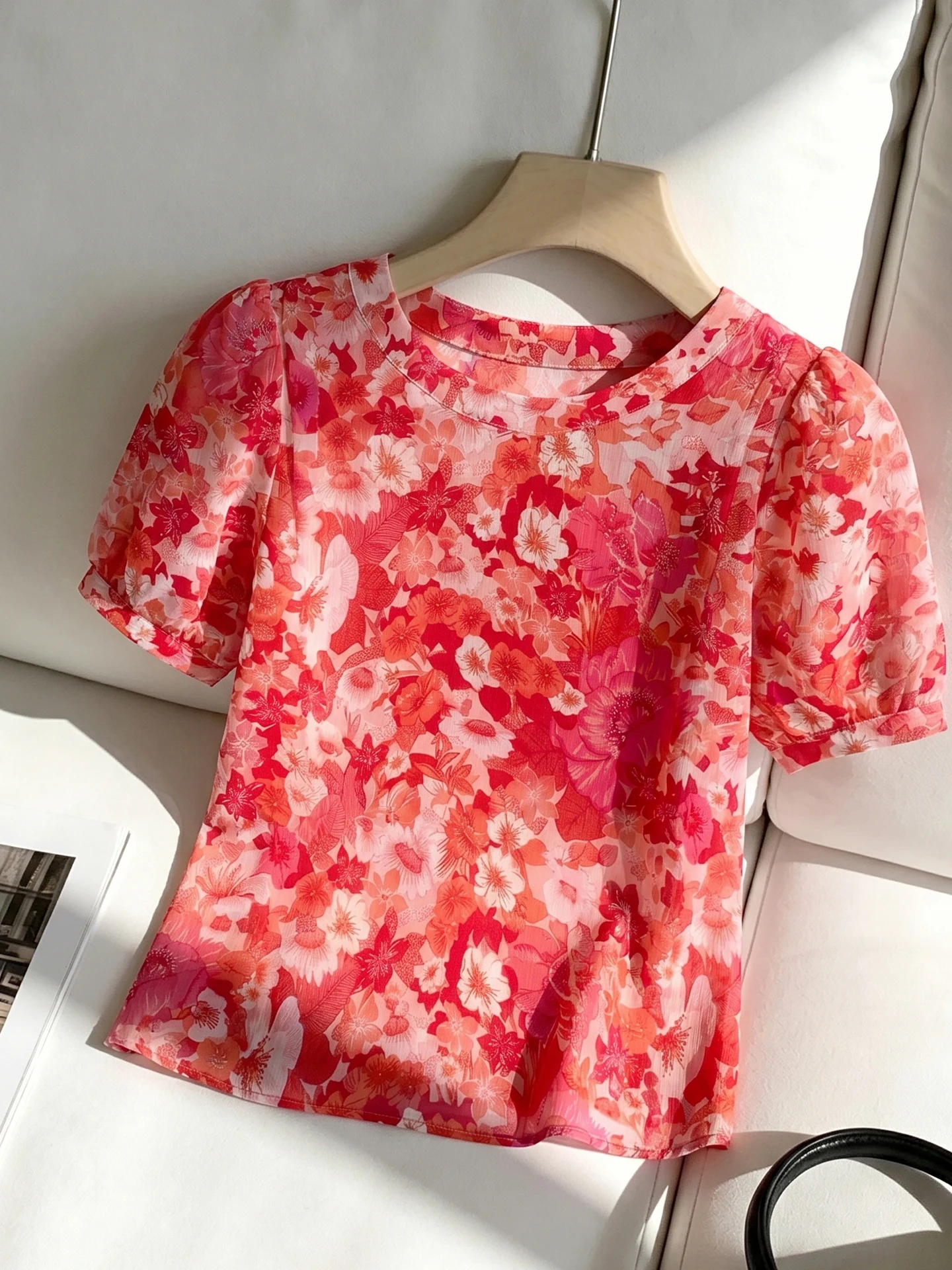 

Korean Style round Neck Floral Print Short Sleeve Loose Fit White Enhancing Vintage Overhead Shirt Women's Fashion Summer Top
