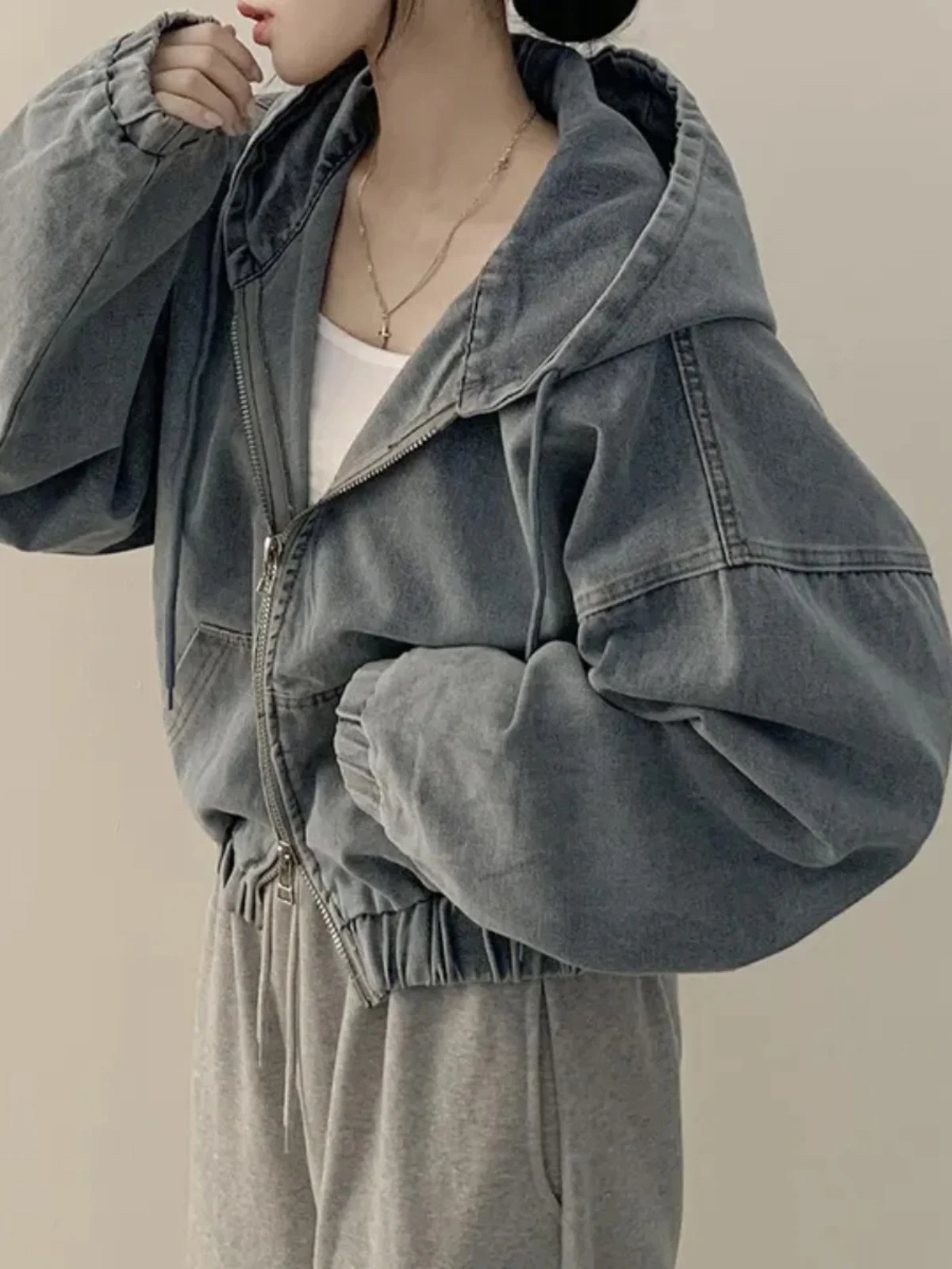 

Fashionable Short Denim Jacket Women's Loose Casual Long Sleeve Zipper Design Hooded Outerwear Top Vintage Style Commute Wind
