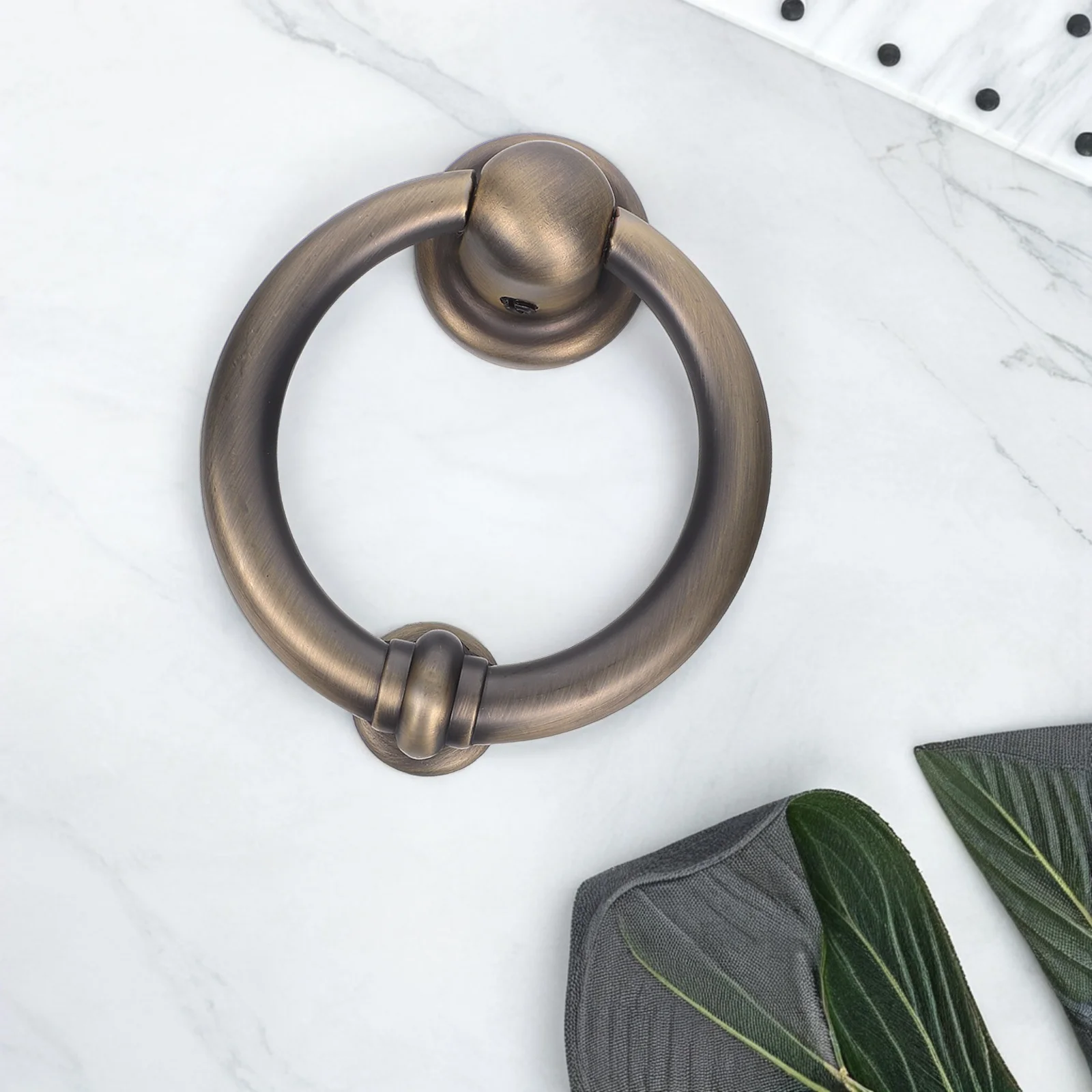 مطرقة باب مزخرفة واحدة، مادة سبائك الزنك الصلبة، سهلة التركيب لجزء باب أمان الفندق المنزلي، التصميم الحديث