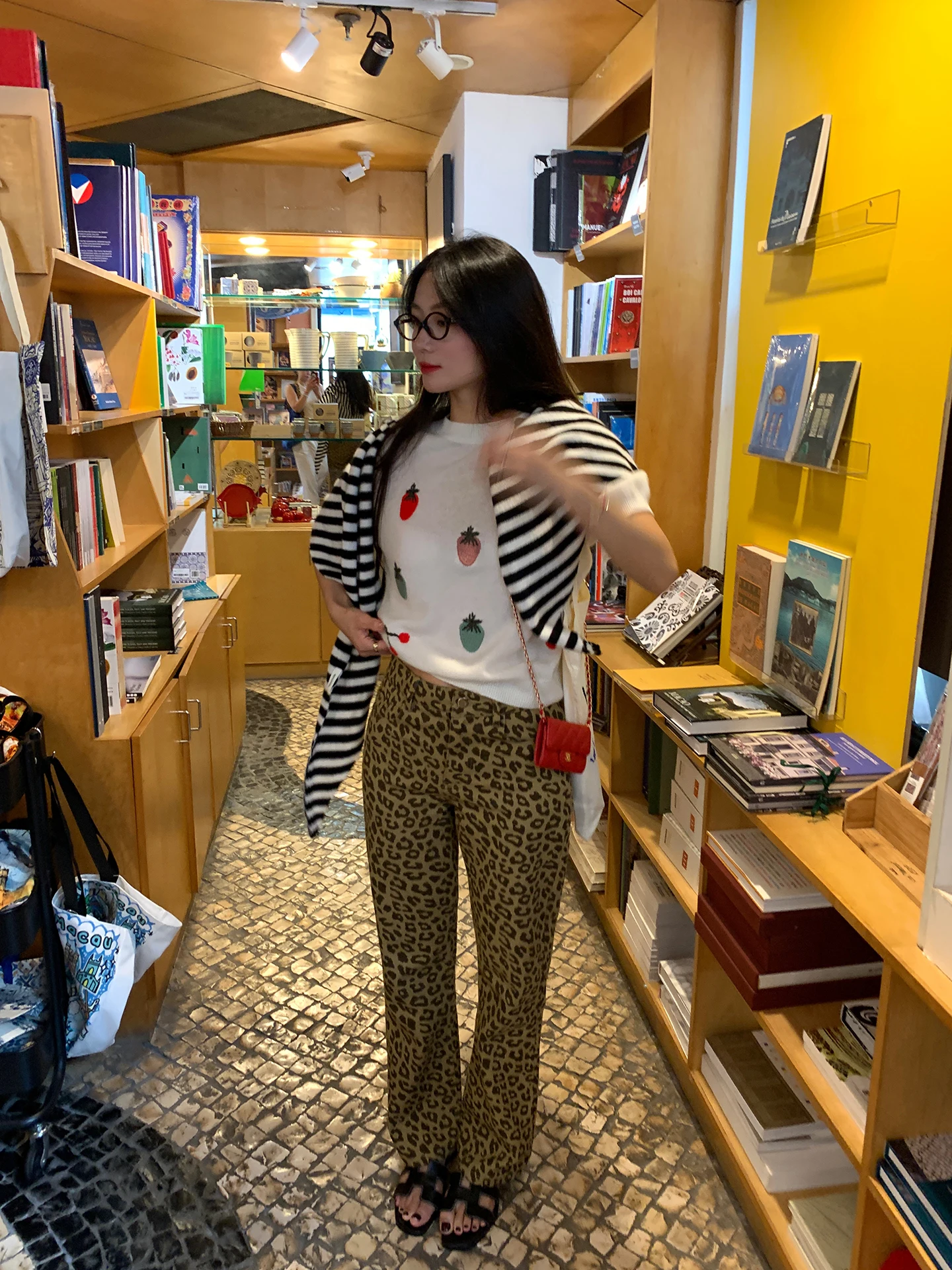 2025 New Style Slim Fit Leopard Print Casual Pants High Waist Cotton Ladies Fashion Small Footed Trousers Casual Wear