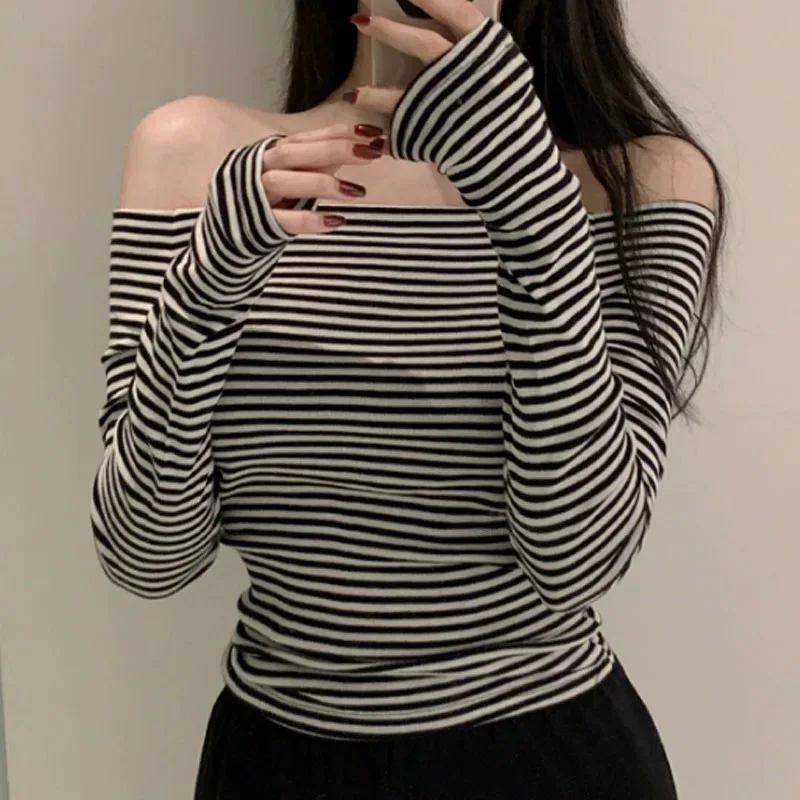 Unique Sei Autumn and Winter Classic Korean Series Sense Stripe off-Shoulder Pure Desire Gentle Long sleeve Base T-shirt Top