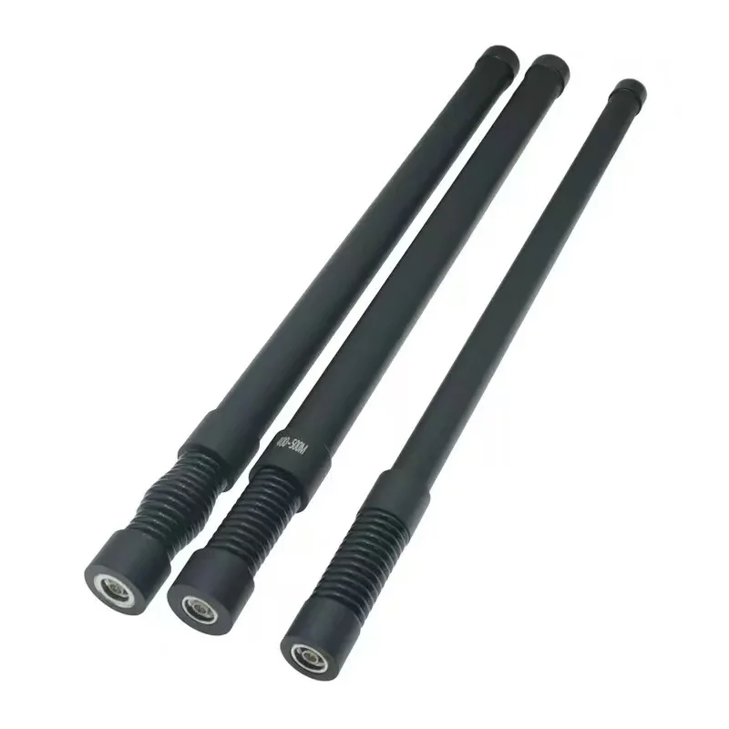 

Наружная водонепроницаемая пружинная антенна может быть настроена с частотным диапазоном от 400–6000 МГц.