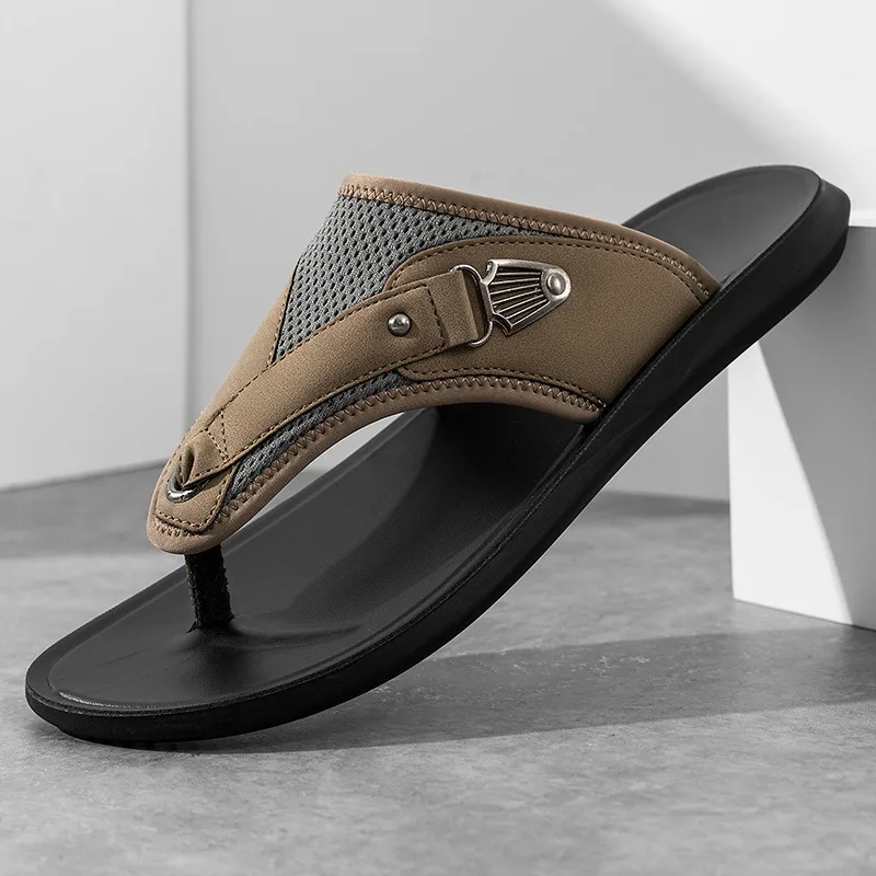 Men's Slippers High Quality Leather Sandals 2026 Summer New Men's Flip Flops Outdoor Casual Beach Slippers for Men Flat Sandals