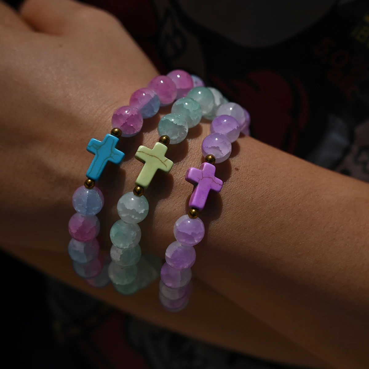 10mm Glas Perlen Kreuz Armband für Frauen Elastische Schnur Wrap Charme Femme Armband Mode Schmuck Zubehör