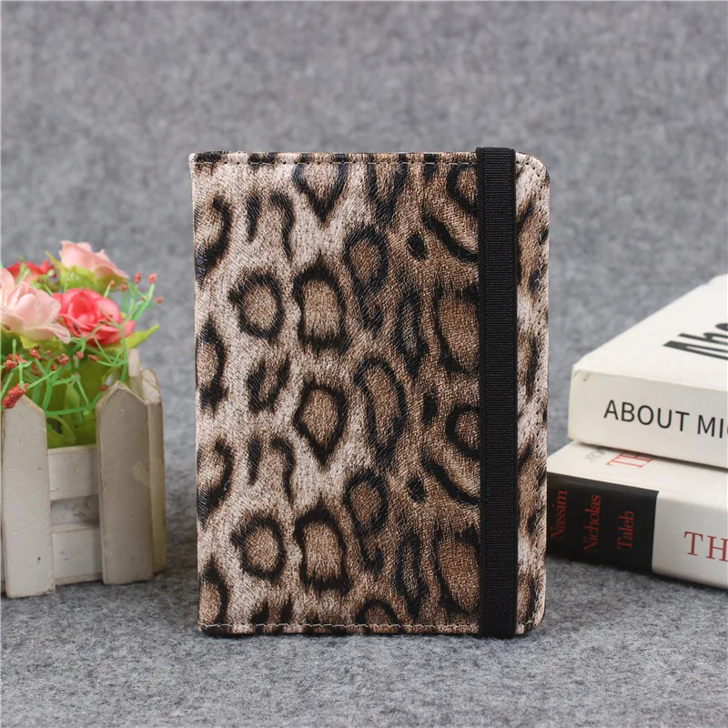 Custodia per passaporto con benda Clip per passaporto impermeabile Schermatura RFID integrata Porta passaporto con stampa leopardata Accessori da viaggio