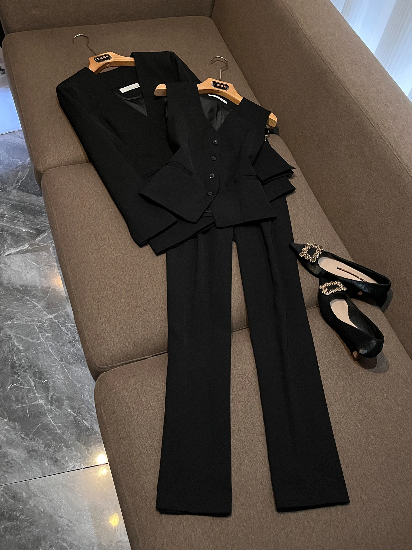 

Professional Slimming Three-Piece Suit Vest Pants Set for Women Stylish A-Line Career Outfit Chinese Manufacturer P639