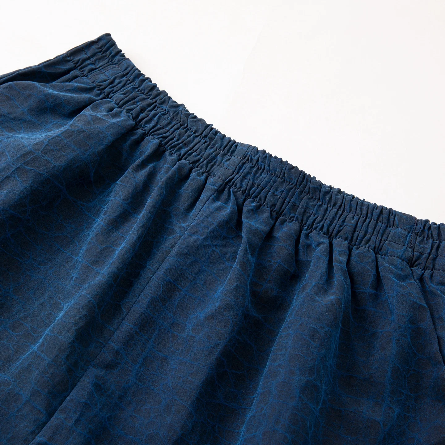 2025 Women's Fashion Summer New 100% Natural Mulberry Silk Gambiered Guangdong Gauze Turtle Crack Blue Casual Shorts
